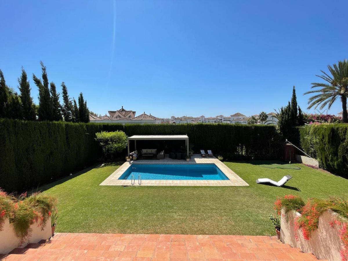 Villa Los Lirios Puerto Banus - Eaw Homes Marbella Exterior photo